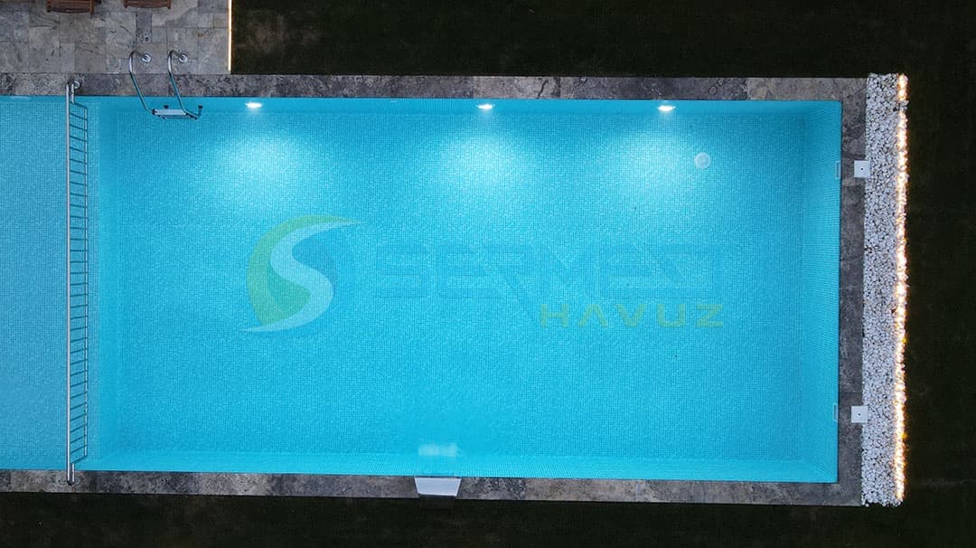 İstanbul'da Mehmet Bey'e Fipool Skimmerli Panel havuz Sermed Havuz Firması Tarafından Yapıldı.