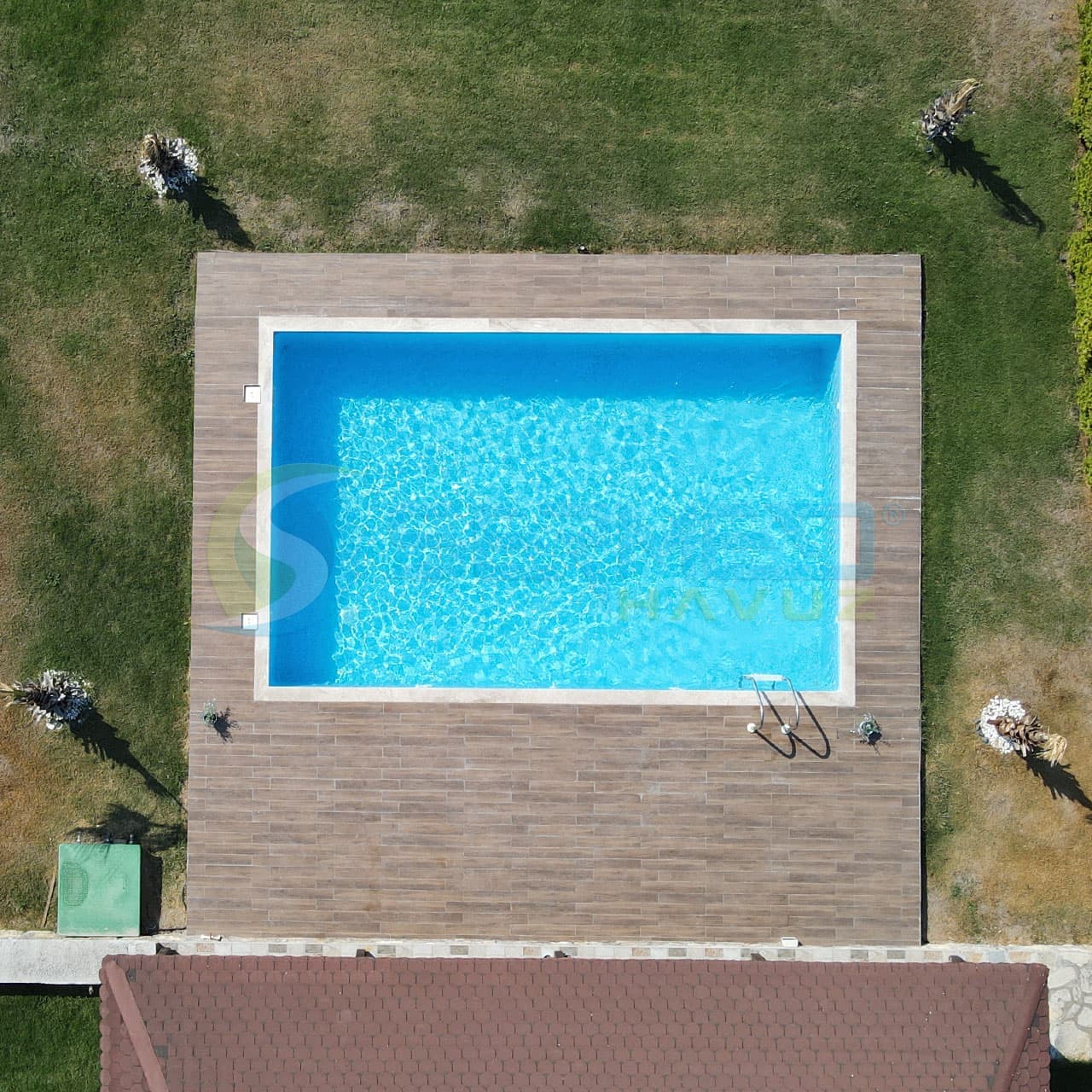 İzmir'den Mahir Bey'e Fipool Skimmerli Panel havuz Sermed Havuz Firması Tarafından Yapıldı.