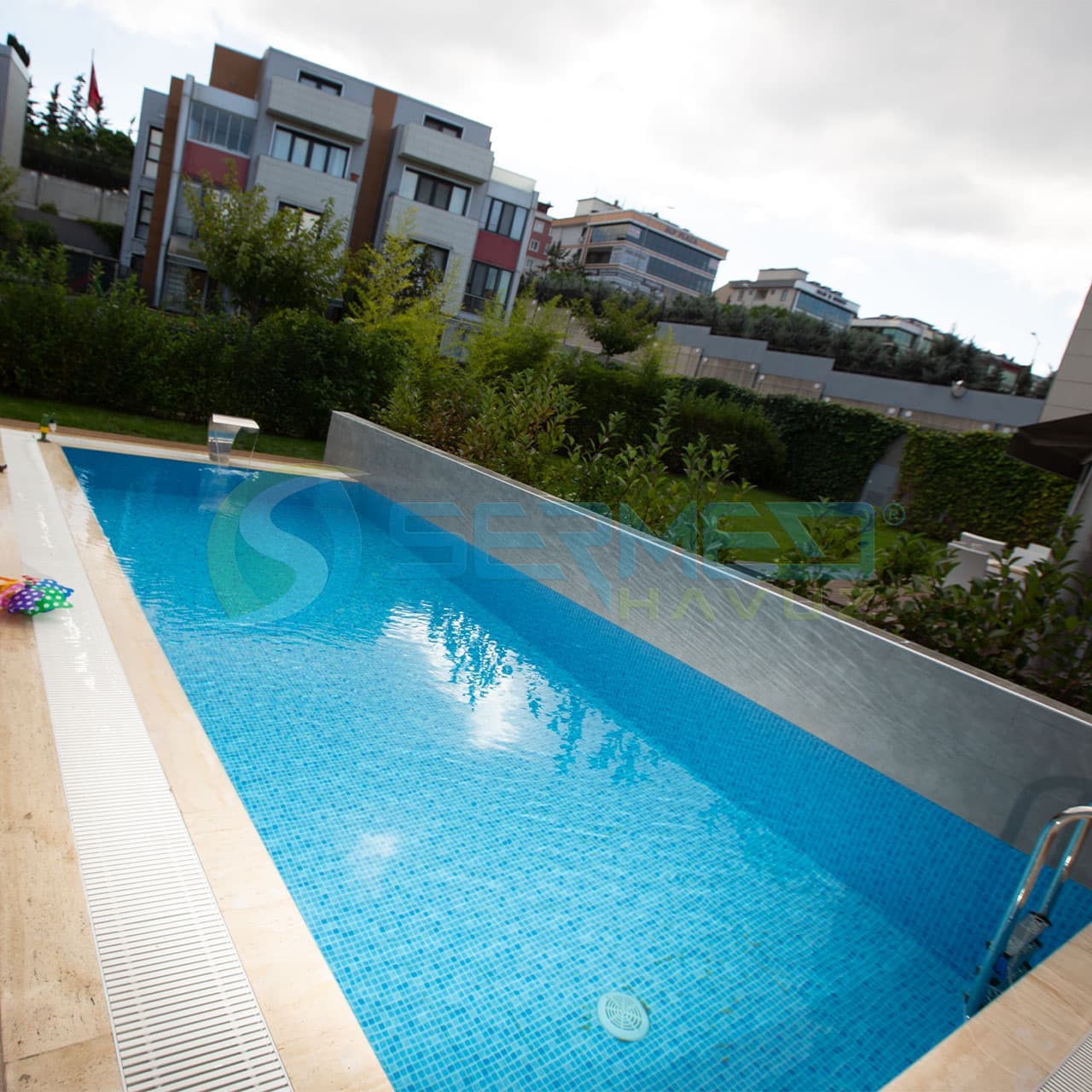 İstanbul'da Lagün Fipool Taşmalı Panel Havuz uygulaması Sermed Havuz Firması tarafından yapıldı.